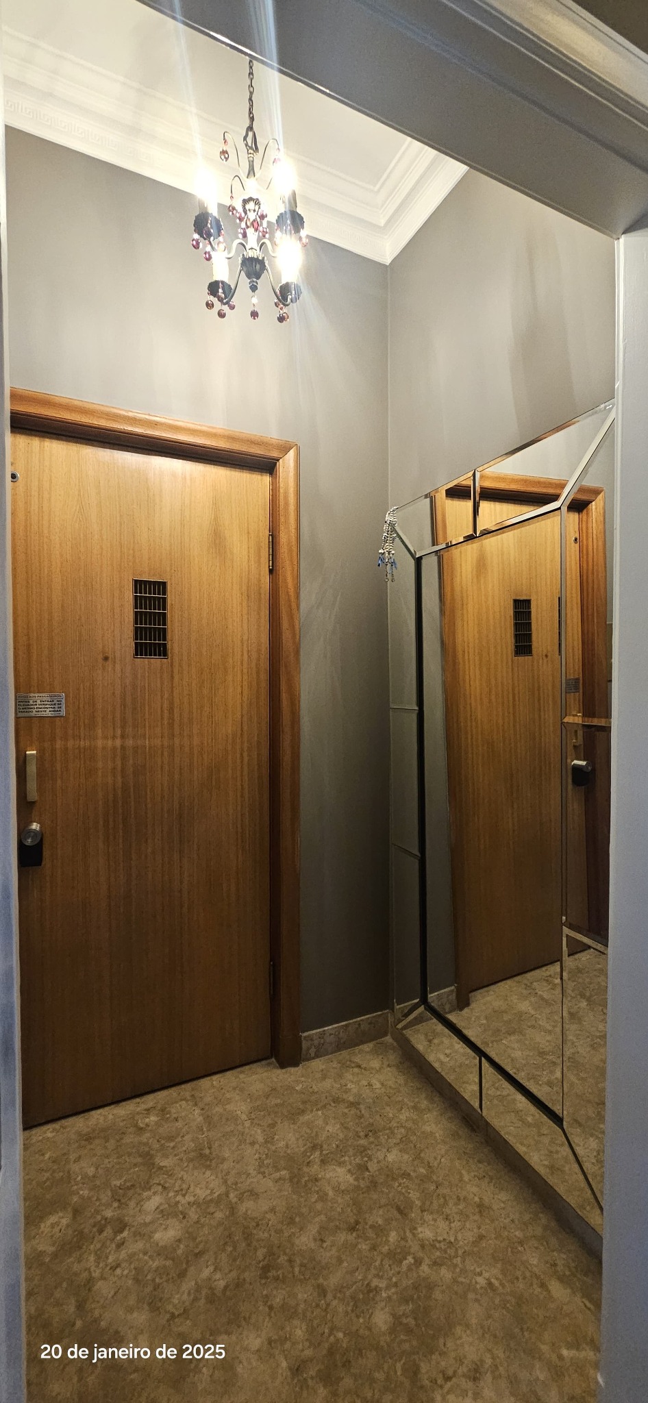 Hall de entrada e espelhos — Apartamento Jardins 1