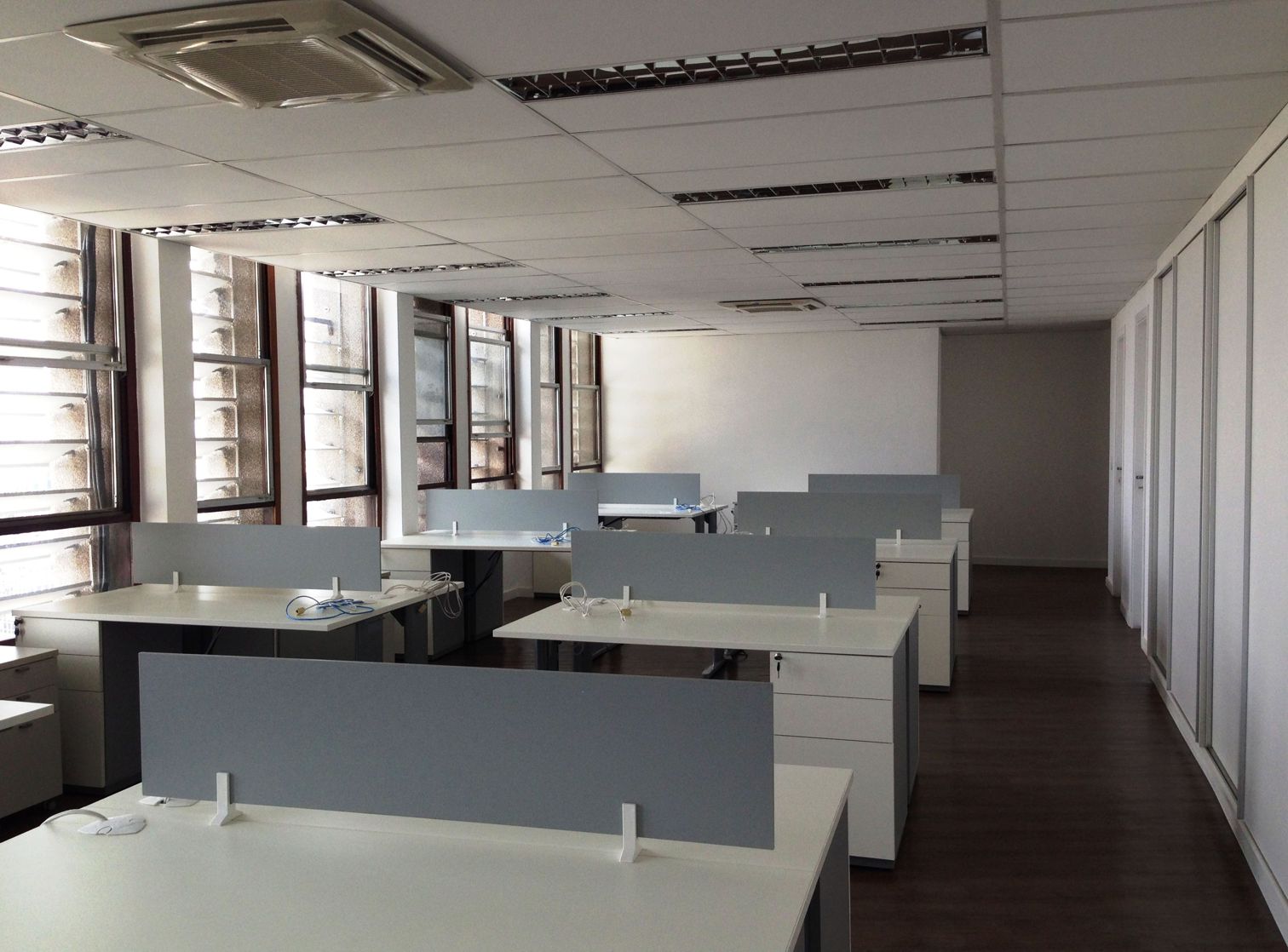 Estações de trabalho — Corporativo Edifício Itália