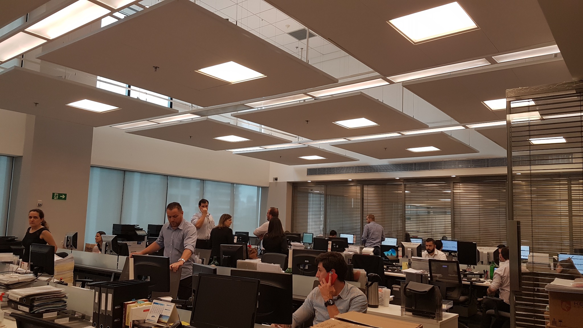 Área de trabalho e forro acústico — Corporativo Itaim 2