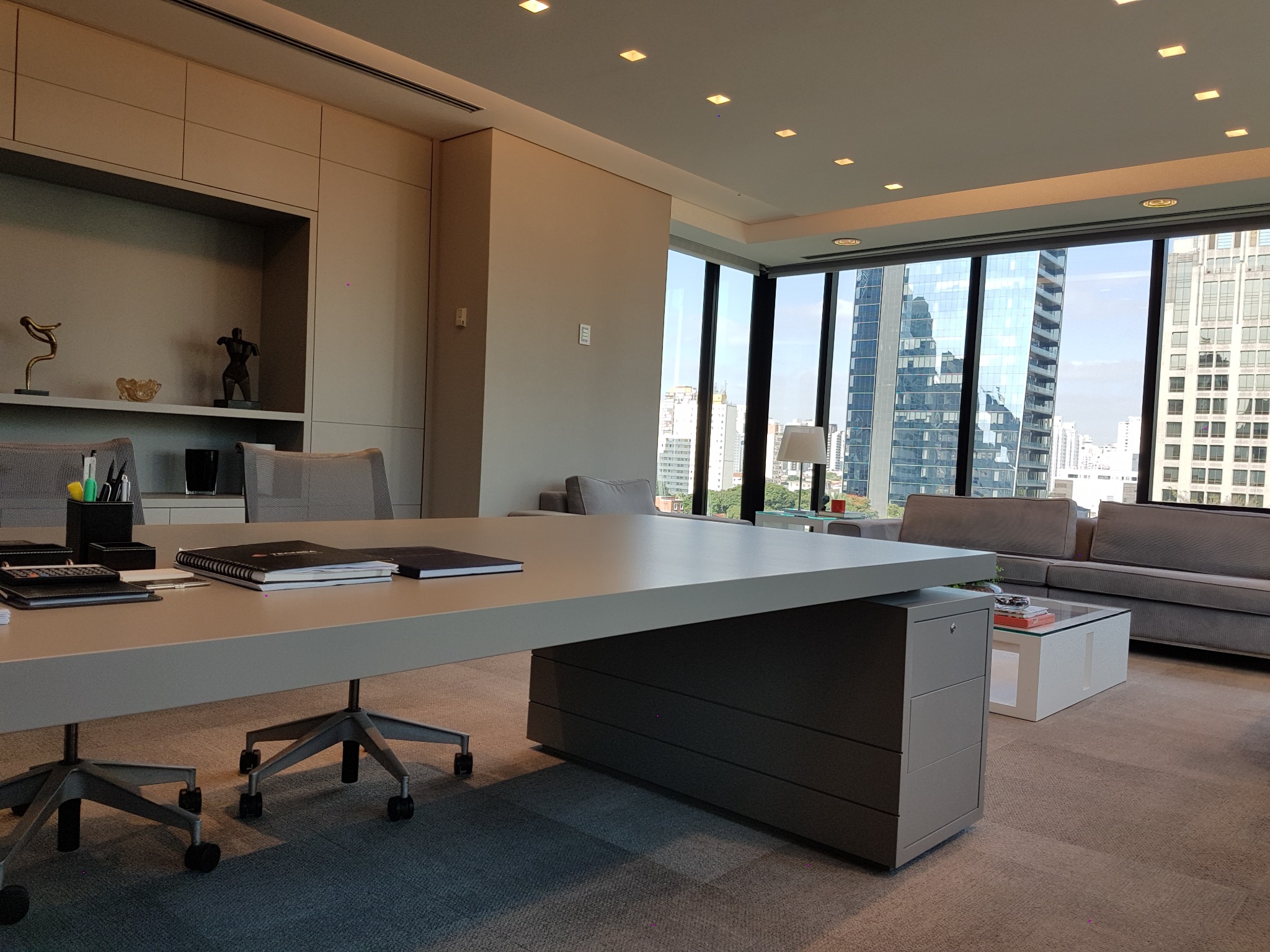 Escritório com vista urbana — Corporativo Itaim 2