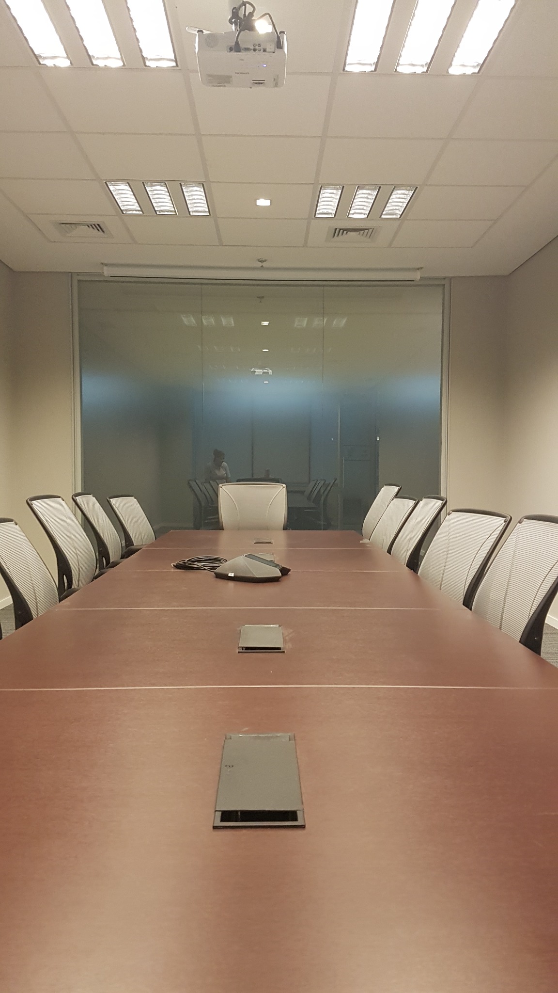 Sala de reunião — Corporativo Rocha Verá