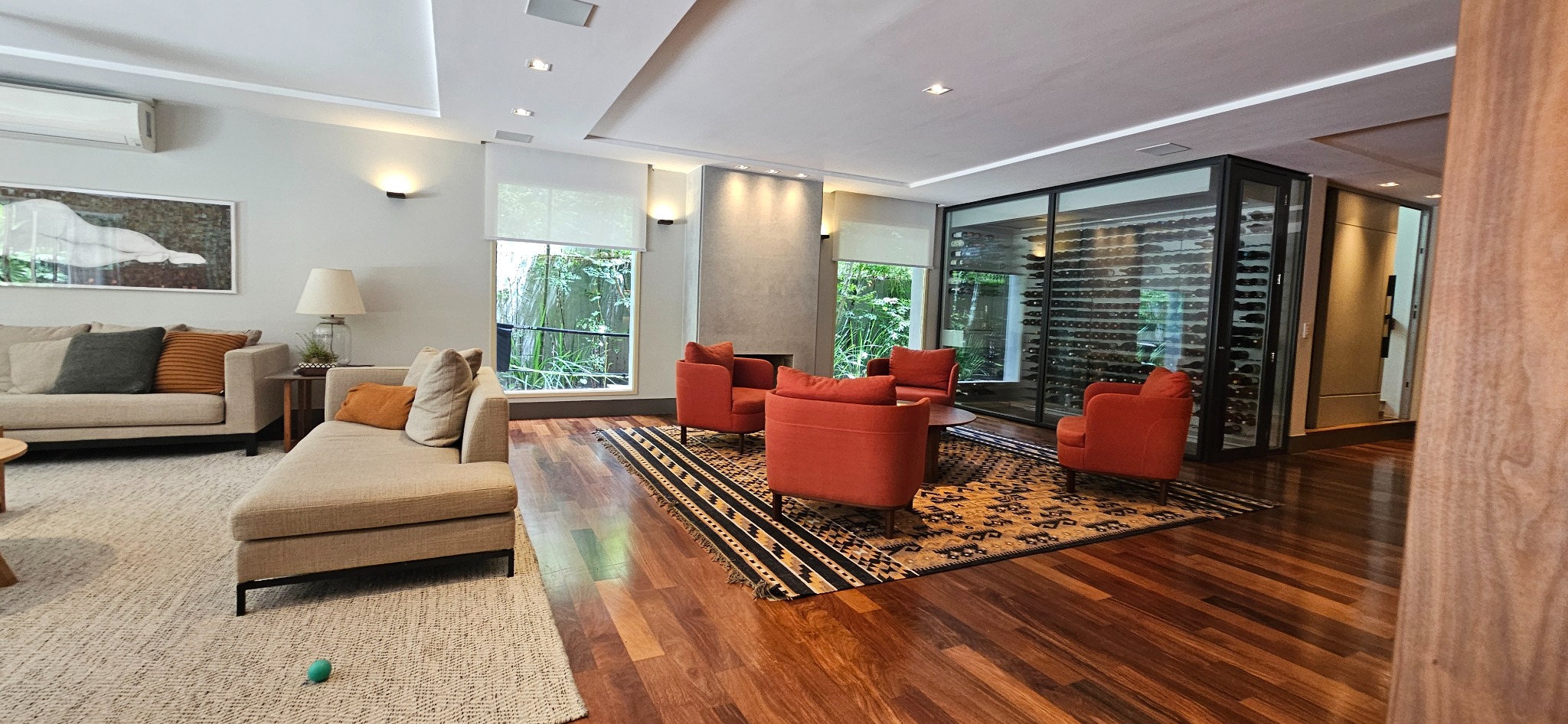 Living e adega climatizada — Casa Morumbi