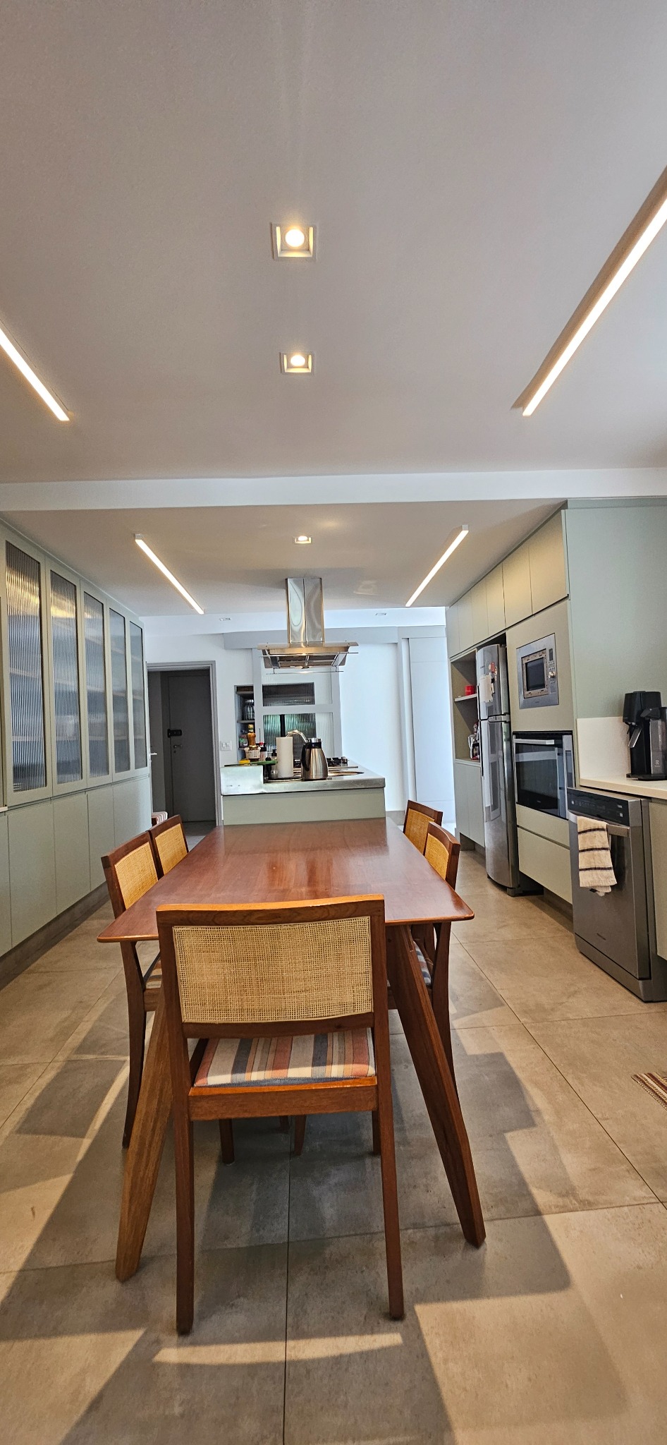 Iluminação integrada da cozinha — Casa Morumbi