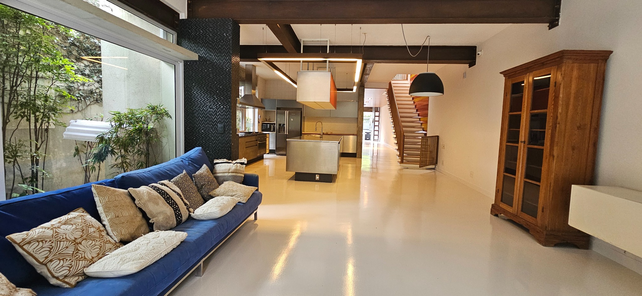 Estar e cozinha integrados — Casa Vila Nova Conceição